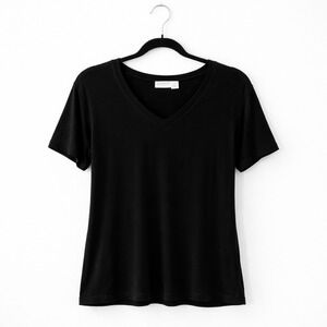 Chico's Travelers Black V-Neck Size 2 Stretch Travel Knit Minimalist Classic Tee